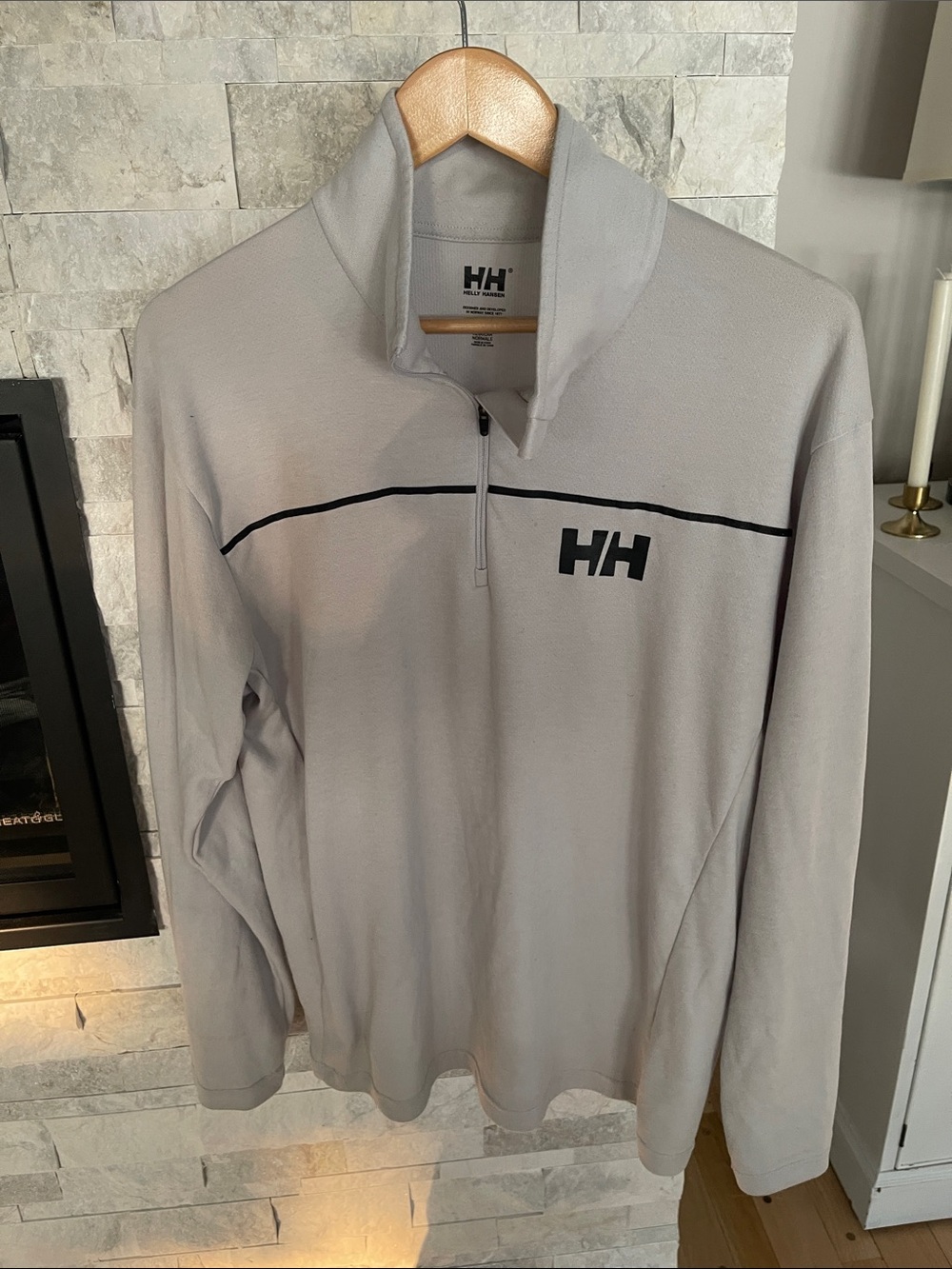 Helly Hansen Light Gray Men’s Half-Zip Fleece with Black Accents